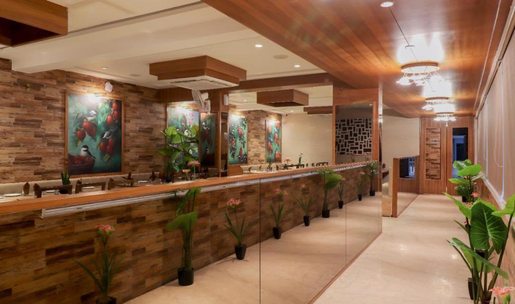 Royal Inn Hotel Ambaji Bagian luar foto